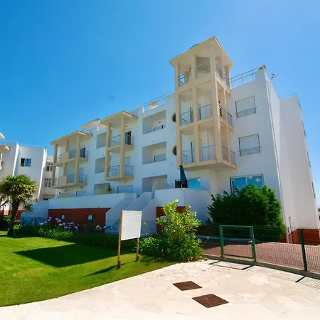 Tide - 3 Bedroom Within Beautiful Complex *