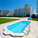 Tide - 3 Bedroom Within Beautiful Complex *